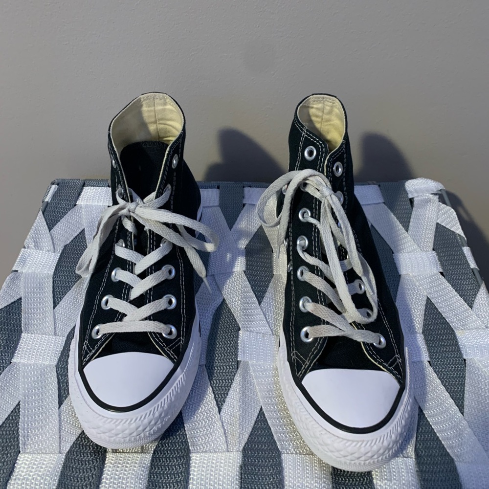 black converse